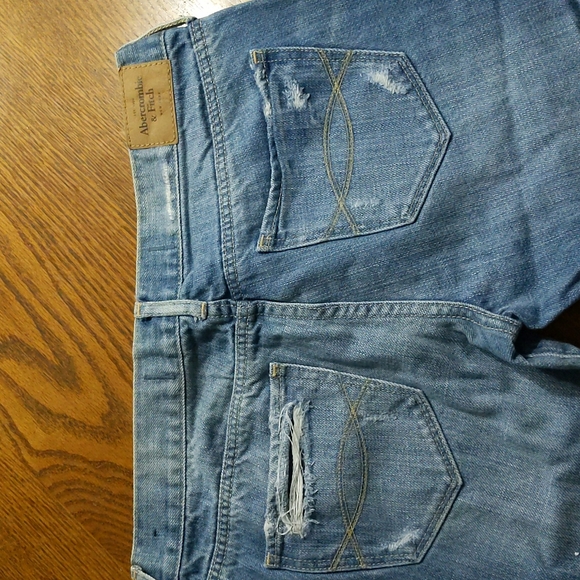 Final Price •Abercrombie light colored jeans - Picture 7 of 8